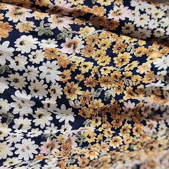 Cotton On Tops Size M Pre-Loved - Picture 4 of 7